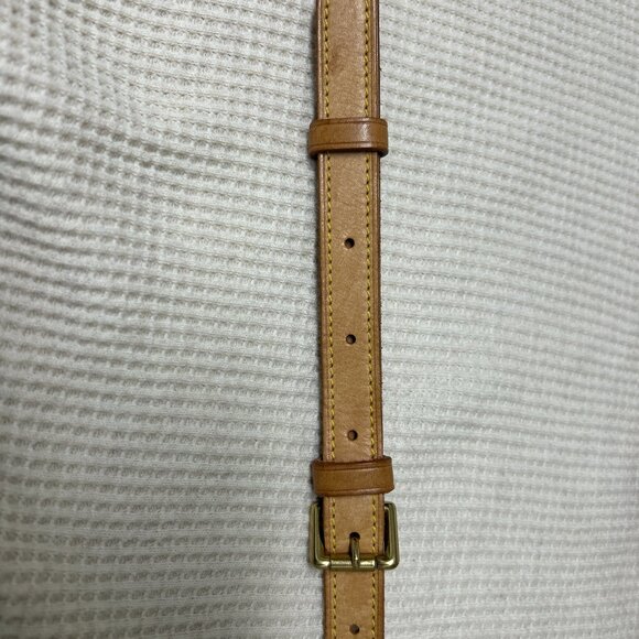 Authentic 2000 Louis Vuitton Monogram Sologne - Picture 7 of 10